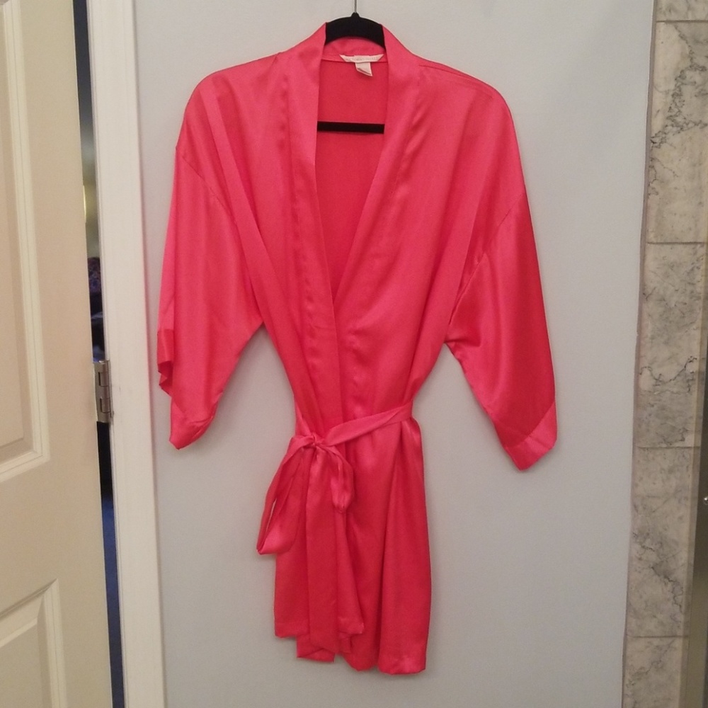 VS pink robe